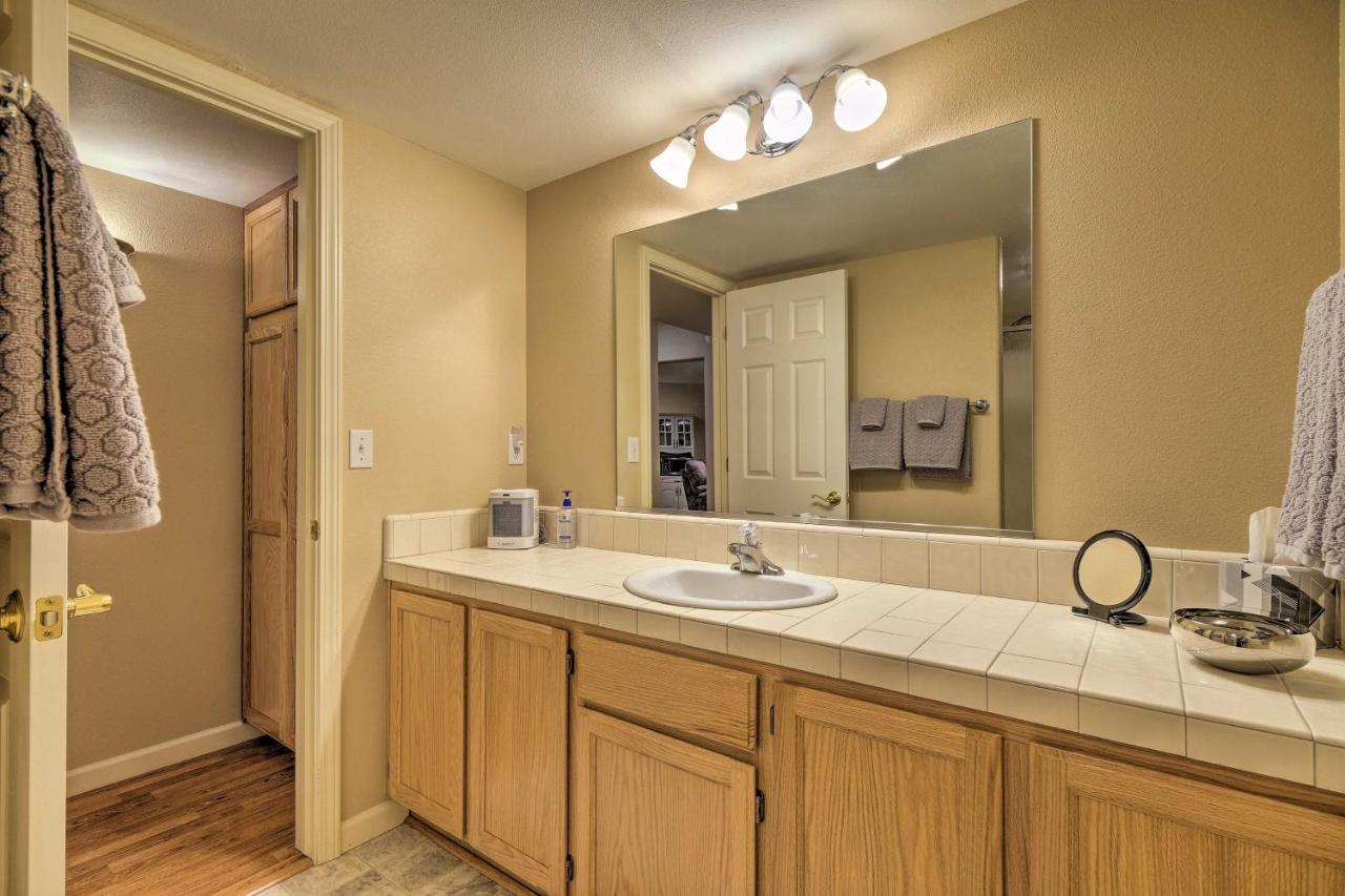 Convenient Apt With Fire Pit About Half-Mi To Lake! غروفلاند المظهر الخارجي الصورة